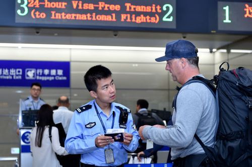 上海空港口岸三日涌入超26.8万人