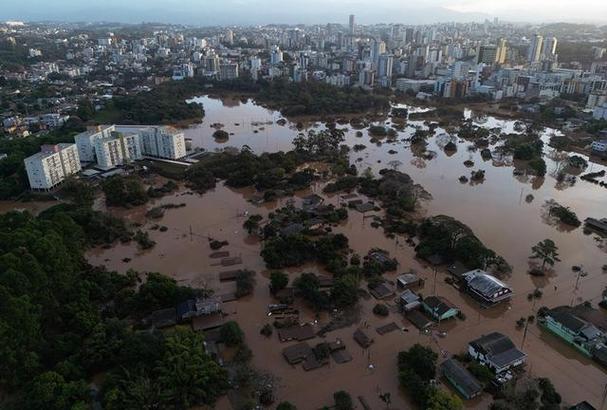 巴西南里奥格兰德州菏泽雨致13人丧生；一季度外贸出口创历史新高